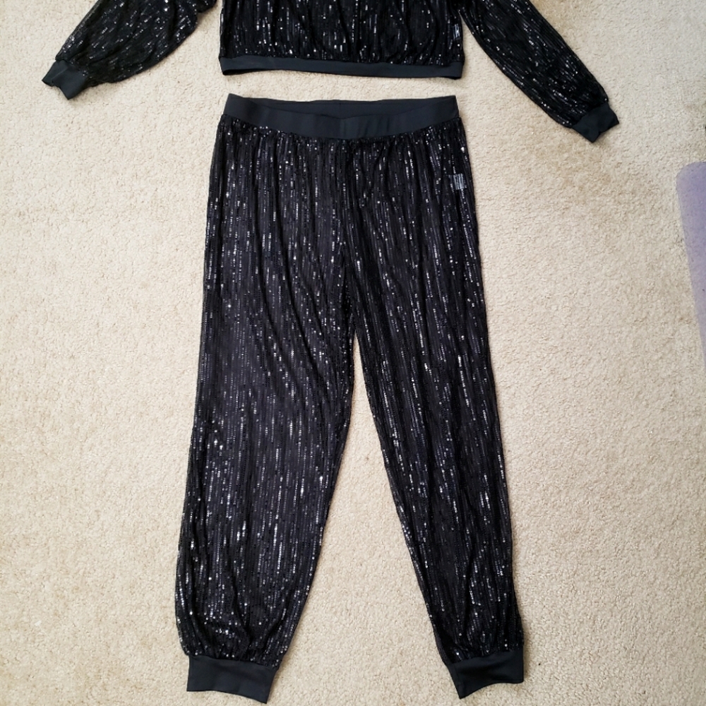 Bling out sequence 2pcs set NWT